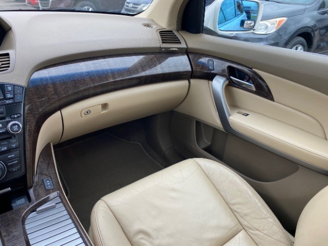 Acura MDX Vehicle Full-screen Gallery Image 11