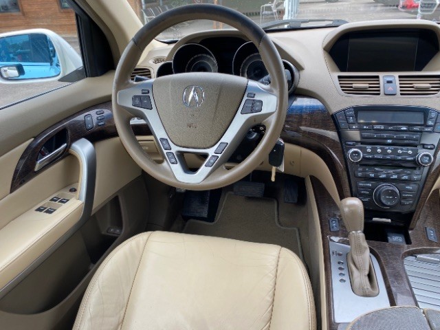 Acura MDX Vehicle Full-screen Gallery Image 12