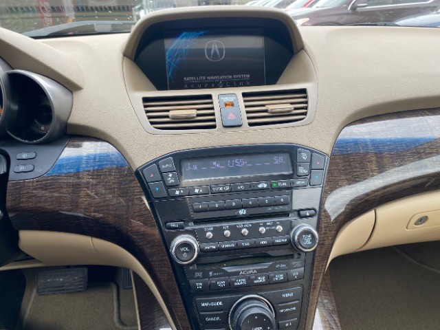 Acura MDX Vehicle Full-screen Gallery Image 13