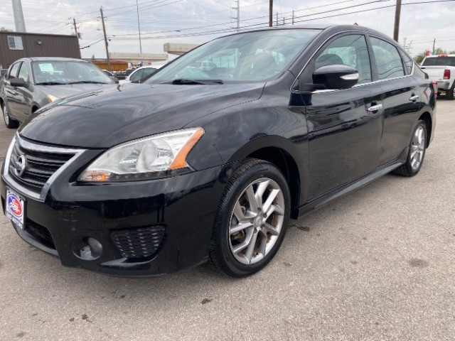 Nissan Sentra Vehicle Full-screen Gallery Image 03