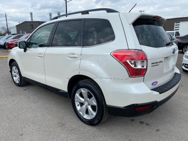 Subaru Forester Vehicle Full-screen Gallery Image 04