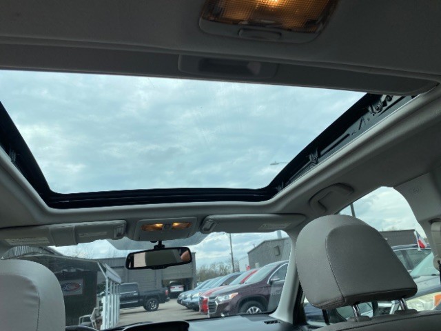 Subaru Forester Vehicle Full-screen Gallery Image 08