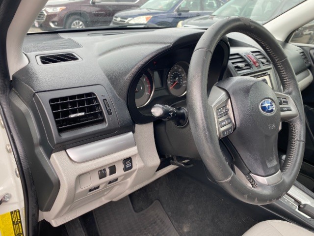 Subaru Forester Vehicle Full-screen Gallery Image 10