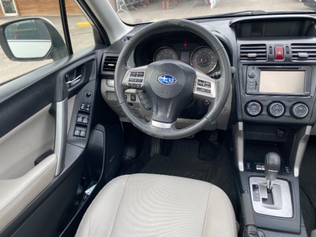 Subaru Forester Vehicle Full-screen Gallery Image 12