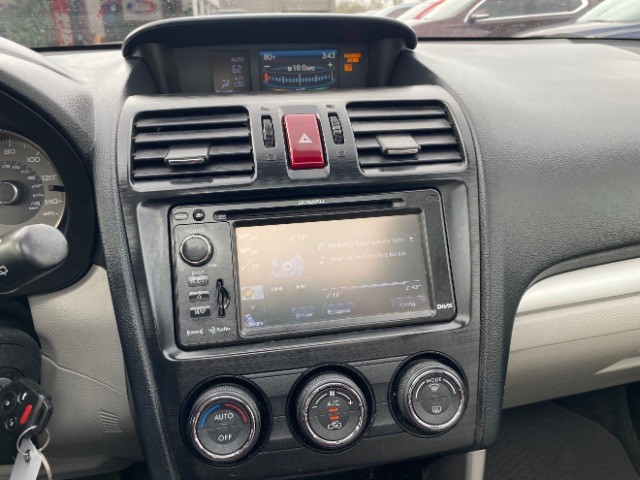 Subaru Forester Vehicle Full-screen Gallery Image 13