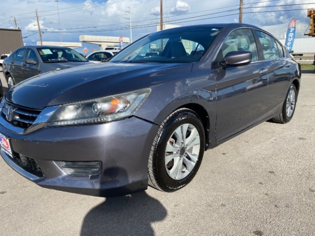 Honda Accord Sedan Vehicle Full-screen Gallery Image 03