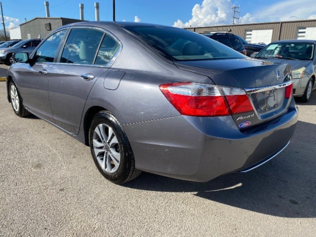 Honda Accord Sedan Vehicle Full-screen Gallery Image 04