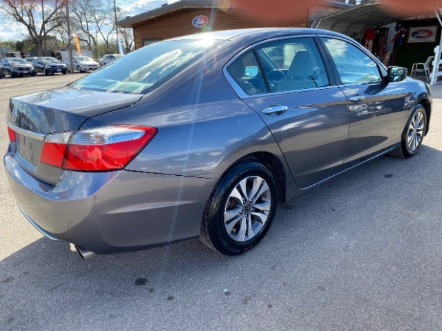 Honda Accord Sedan Vehicle Full-screen Gallery Image 05