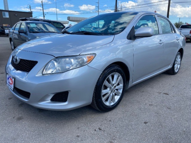 Toyota Corolla Vehicle Full-screen Gallery Image 03