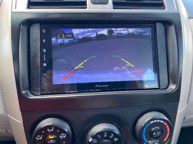 Toyota Corolla Vehicle Full-screen Gallery Image 13