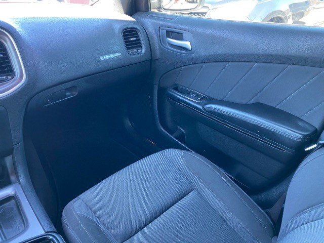 Dodge Charger Vehicle Full-screen Gallery Image 10