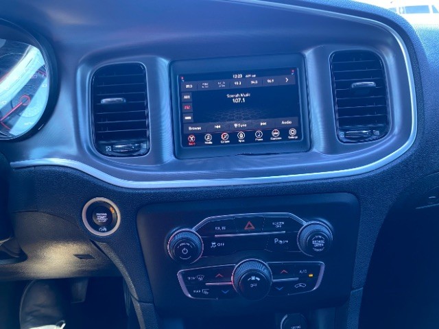 Dodge Charger Vehicle Full-screen Gallery Image 12