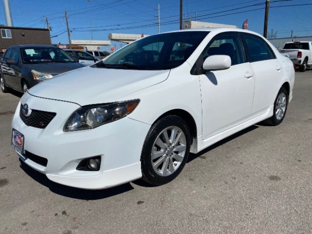 Toyota Corolla Vehicle Full-screen Gallery Image 03