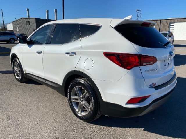 Hyundai Santa Fe Sport Vehicle Full-screen Gallery Image 03