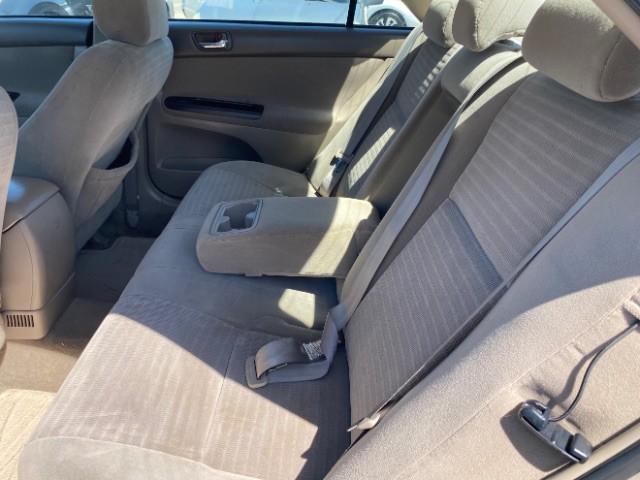 Toyota Camry Vehicle Full-screen Gallery Image 07