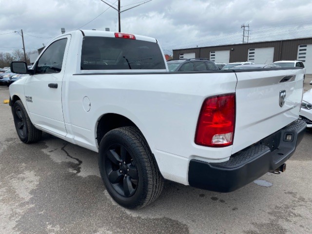 Ram 1500 Vehicle Full-screen Gallery Image 04