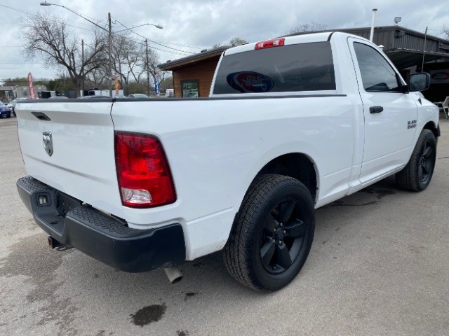 Ram 1500 Vehicle Full-screen Gallery Image 05