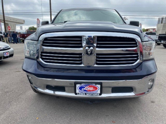 Ram 1500 Vehicle Full-screen Gallery Image 02