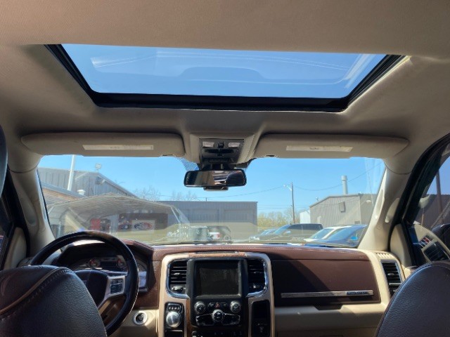 Ram 1500 Vehicle Full-screen Gallery Image 08