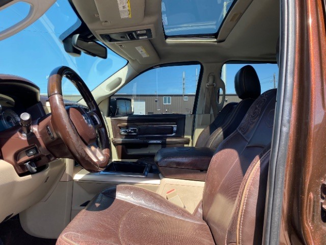 Ram 1500 Vehicle Full-screen Gallery Image 09