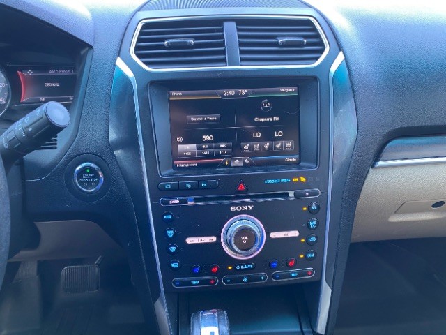 Ford Explorer Vehicle Full-screen Gallery Image 15