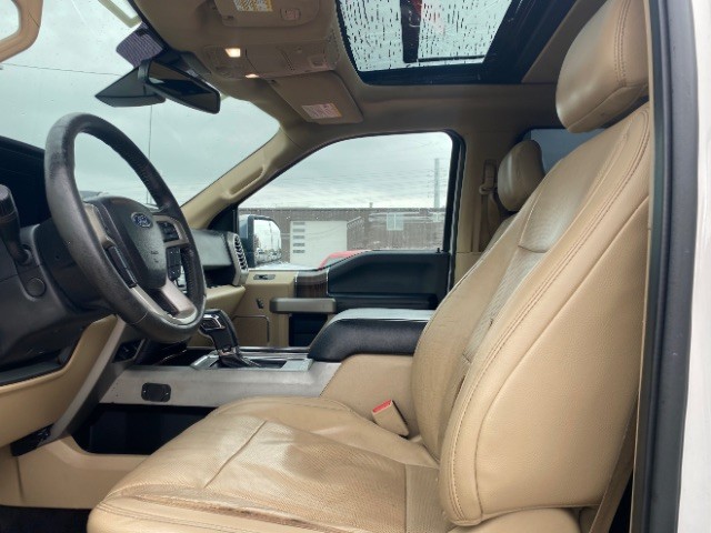 Ford F-150 Vehicle Full-screen Gallery Image 08