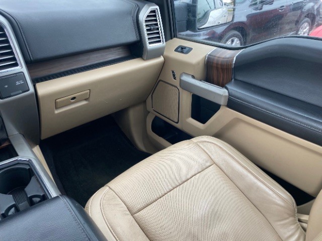 Ford F-150 Vehicle Full-screen Gallery Image 09