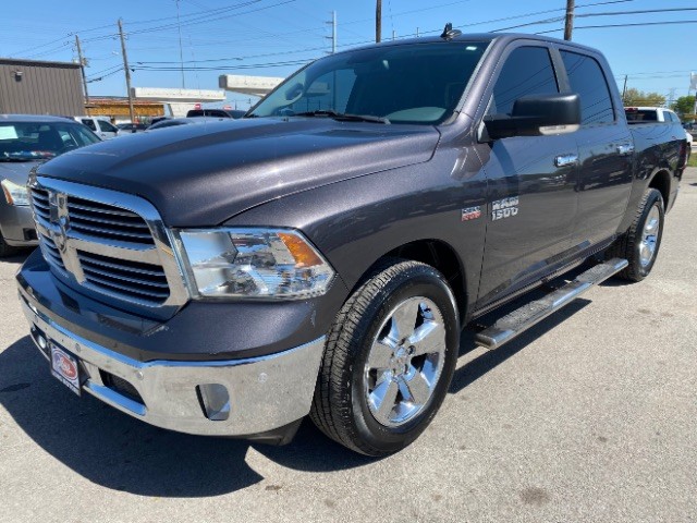 Ram 1500 Vehicle Full-screen Gallery Image 03