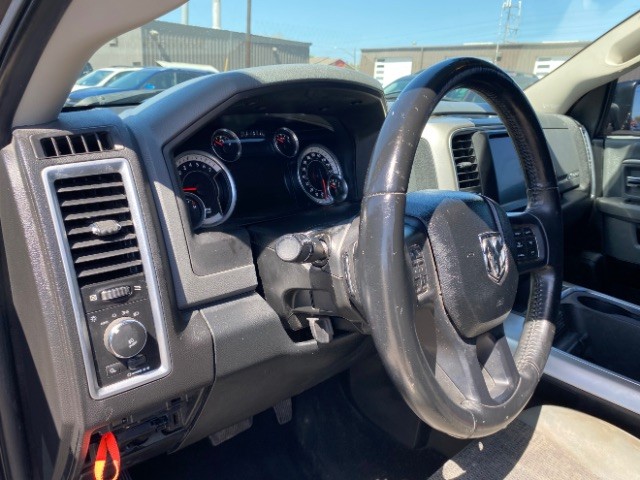 Ram 1500 Vehicle Full-screen Gallery Image 09