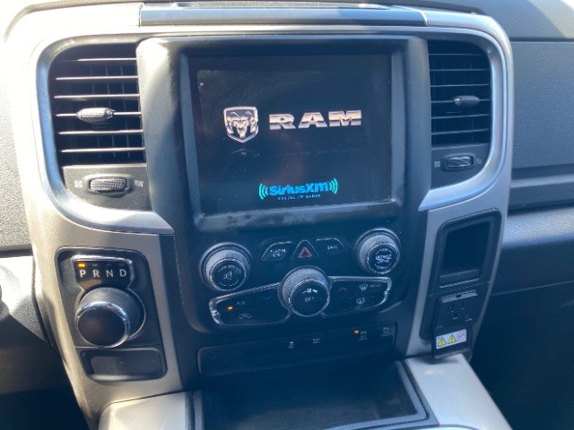 Ram 1500 Vehicle Full-screen Gallery Image 12