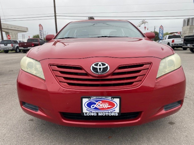 Toyota Camry Vehicle Full-screen Gallery Image 02