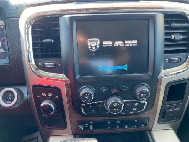 Ram 1500 Vehicle Full-screen Gallery Image 12
