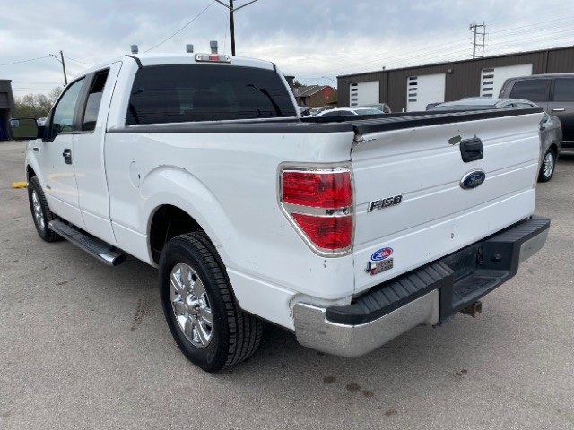 Ford F-150 Vehicle Full-screen Gallery Image 04