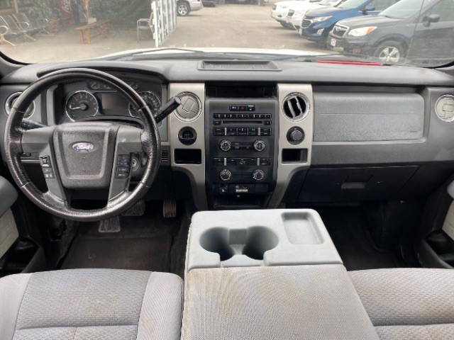 Ford F-150 Vehicle Full-screen Gallery Image 06