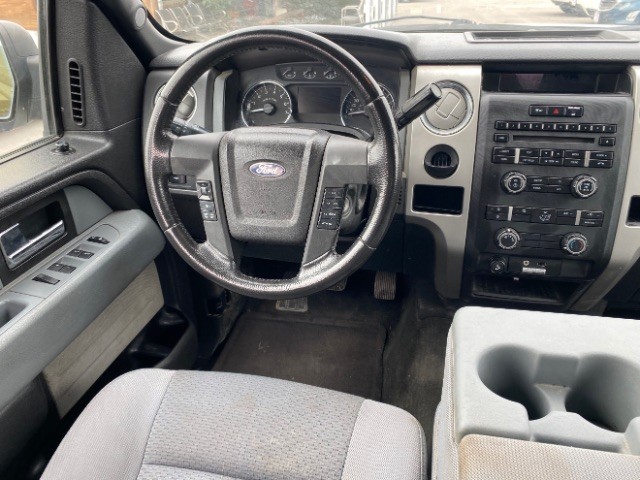 Ford F-150 Vehicle Full-screen Gallery Image 11