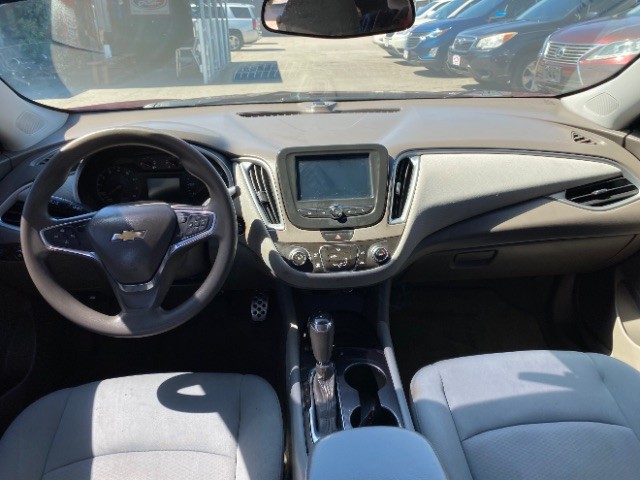 Chevrolet Malibu Vehicle Full-screen Gallery Image 06