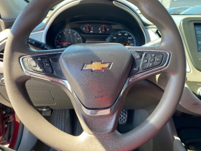 Chevrolet Malibu Vehicle Full-screen Gallery Image 14