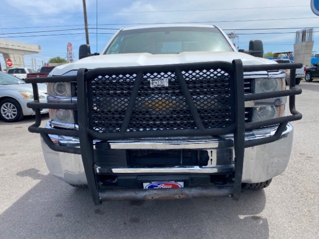 Chevrolet Silverado 2500HD Vehicle Full-screen Gallery Image 02