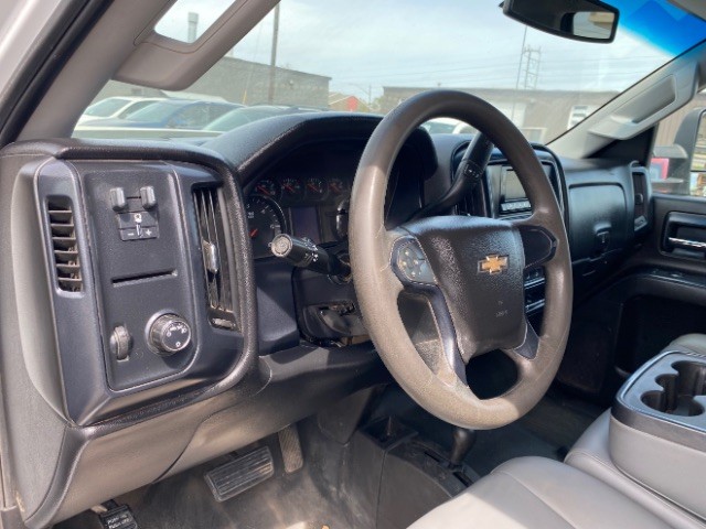 Chevrolet Silverado 2500HD Vehicle Full-screen Gallery Image 09