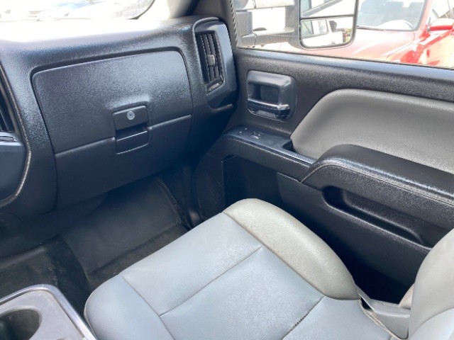 Chevrolet Silverado 2500HD Vehicle Full-screen Gallery Image 10