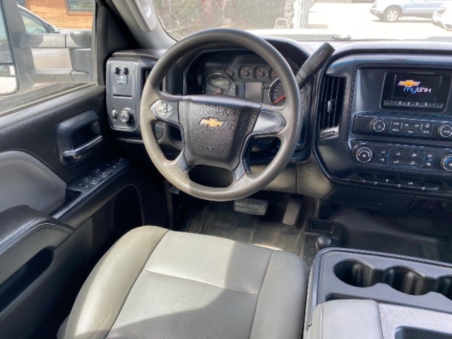 Chevrolet Silverado 2500HD Vehicle Full-screen Gallery Image 11