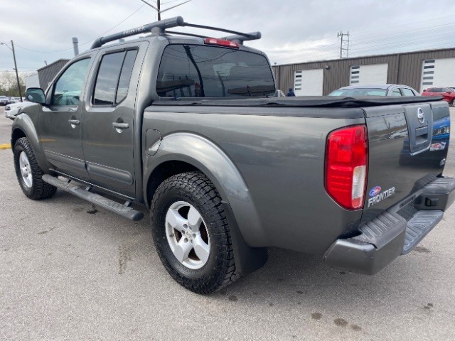 Nissan Frontier 2WD Vehicle Full-screen Gallery Image 04