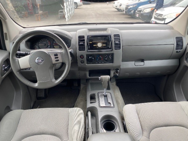 Nissan Frontier 2WD Vehicle Full-screen Gallery Image 06