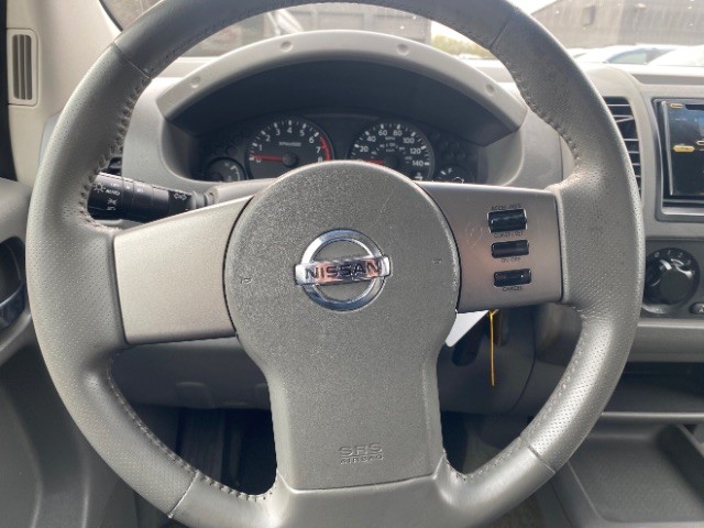 Nissan Frontier 2WD Vehicle Full-screen Gallery Image 13