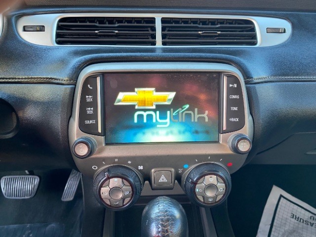 Chevrolet Camaro Vehicle Full-screen Gallery Image 12