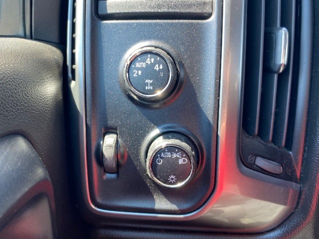 Chevrolet Silverado 1500 Vehicle Full-screen Gallery Image 13