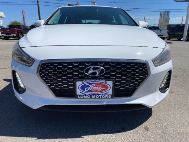 Hyundai Elantra GT Vehicle Full-screen Gallery Image 02