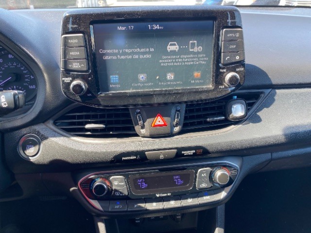 Hyundai Elantra GT Vehicle Full-screen Gallery Image 12