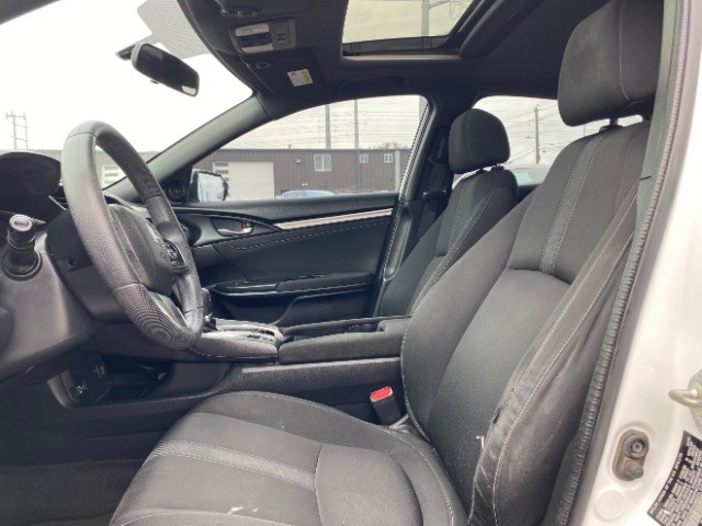 Honda Civic Hatchback Vehicle Full-screen Gallery Image 07