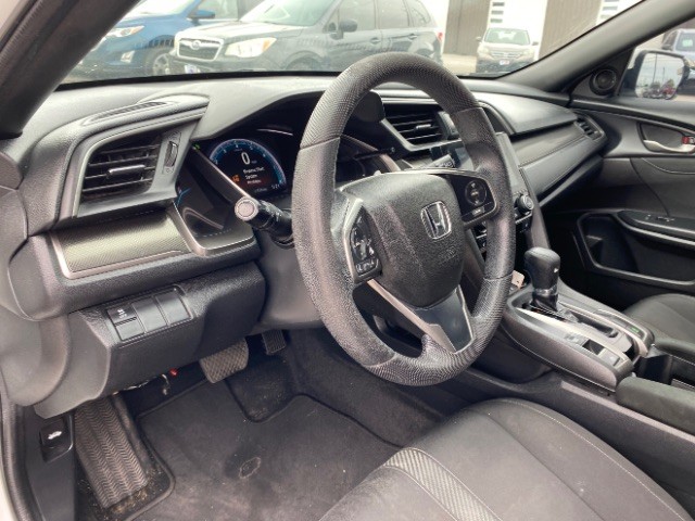 Honda Civic Hatchback Vehicle Full-screen Gallery Image 08